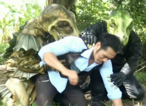Carton Assassin Creed Gay Porn - Trailer for the All-Male Jurassic World Porno From Thailand ...